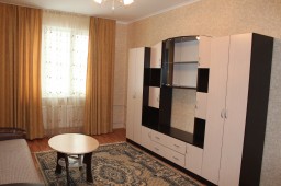 Сдается   двух комнатная квартира   61 м. в Новом Домодедово . ул. Курыжова дом 7 к 1. 28000р.